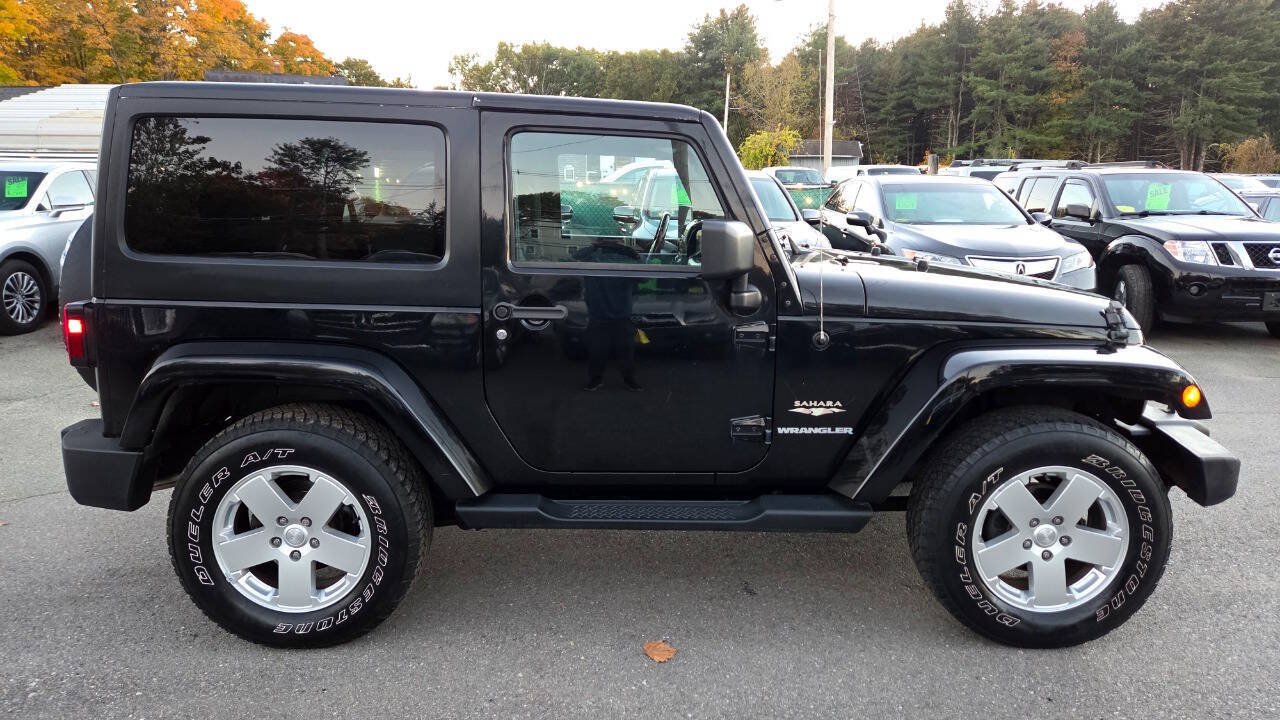 Used 2012 Jeep Wrangler Sahara w/ Dual Top Group AWD/4WD image 17