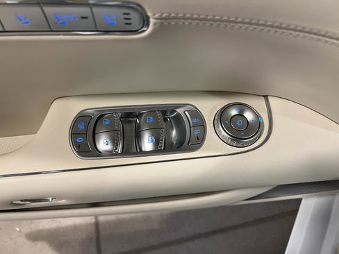 Used 2023 Genesis G90 3.5T image 28