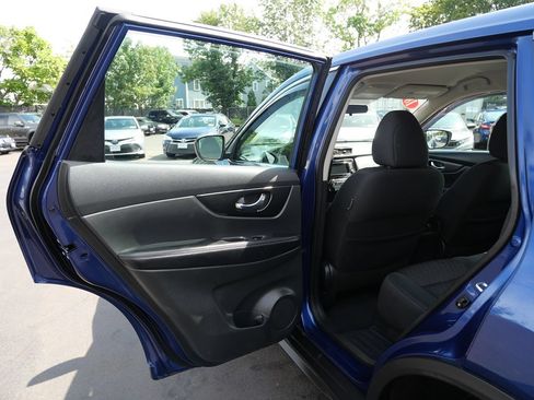 Used 2018 Nissan Rogue S AWD/4WD image 25