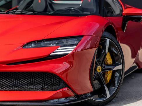 Used 2024 Ferrari SF90 Spider image 20