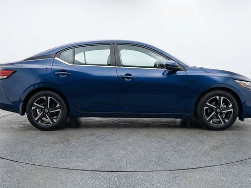 Used 2025 Nissan Sentra SV FWD image 11