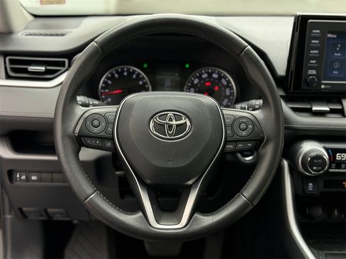 Certified 2022 Toyota RAV4 XLE Premium image 14