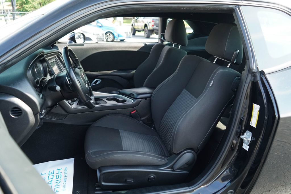 Used 2022 Dodge Challenger GT RWD image 6