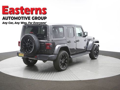 Used 2025 Jeep Wrangler Unlimited Sahara AWD/4WD image 36