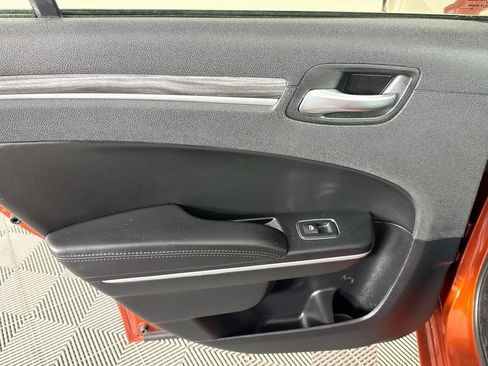 Used 2020 Chrysler 300 Touring w/ Sport Appearance Package RWD image 24