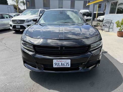 Used 2018 Dodge Charger SXT w/ Blacktop Package image 2