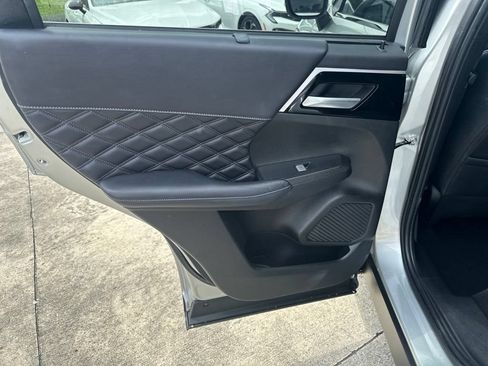 Used 2024 Mitsubishi Outlander SEL FWD image 28