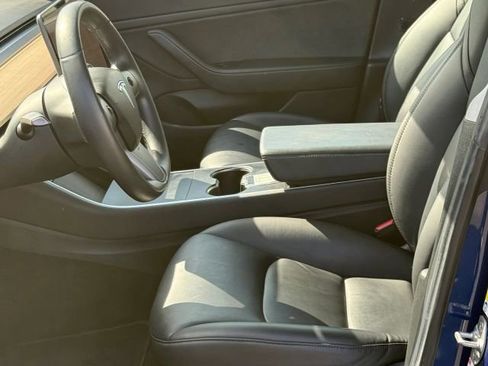 Used 2018 Tesla Model 3 Long Range RWD image 15