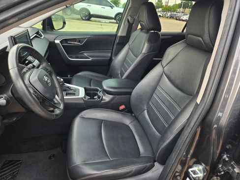 Used 2021 Toyota RAV4 XLE Premium FWD image 23