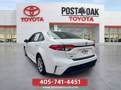 Used 2025 Toyota Corolla LE FWD image 4