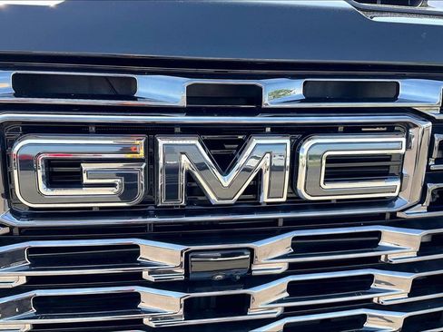 Used 2025 GMC Sierra 2500 Denali Ultimate image 27