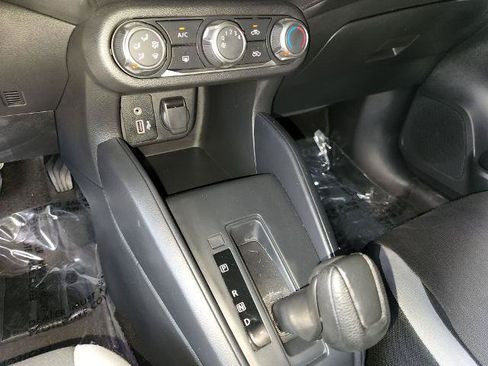 Certified 2025 Nissan Versa S w/ Trunk Package FWD image 21