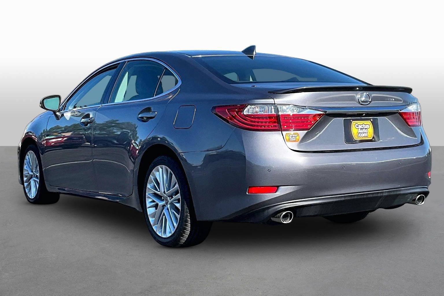 Used 2015 Lexus ES 350 w/ Luxury Package FWD image 11