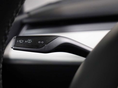 Used 2020 Tesla Model Y Long Range image 27