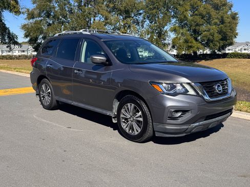 Used 2019 Nissan Pathfinder S image 29