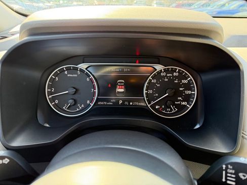 Used 2024 Nissan Rogue SV image 25