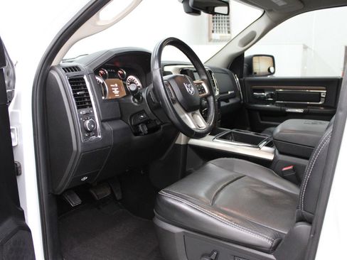 Used 2013 RAM 1500 Laramie w/ Convenience Group image 7