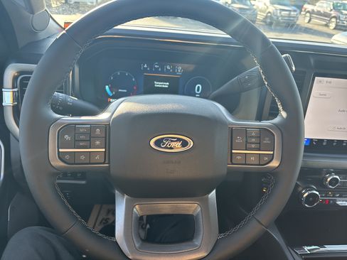 New 2026 Ford F350 Lariat w/ Black Appearance Package AWD/4WD image 18