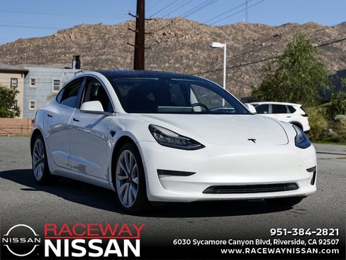 Used 2018 Tesla Model 3 Long Range image 1
