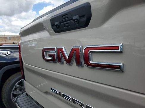 New 2026 GMC Sierra 1500 AT4 w/ AT4 Premium Package image 7