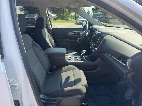Used 2021 Chevrolet Traverse LT AWD/4WD image 17