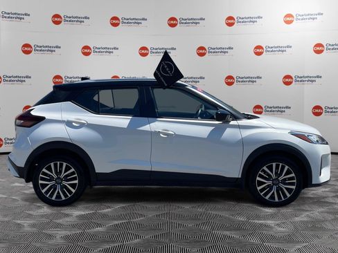 Used 2023 Nissan Kicks SV FWD image 6