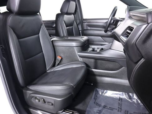 Used 2024 Chevrolet Suburban LT AWD/4WD image 43