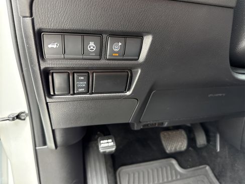 Used 2023 Nissan Armada Platinum w/ Captain's Chairs Package image 19