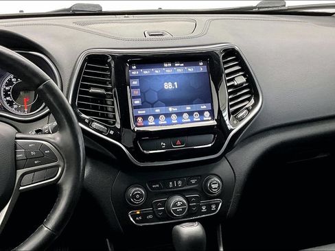 Used 2020 Jeep Cherokee Limited AWD/4WD image 6
