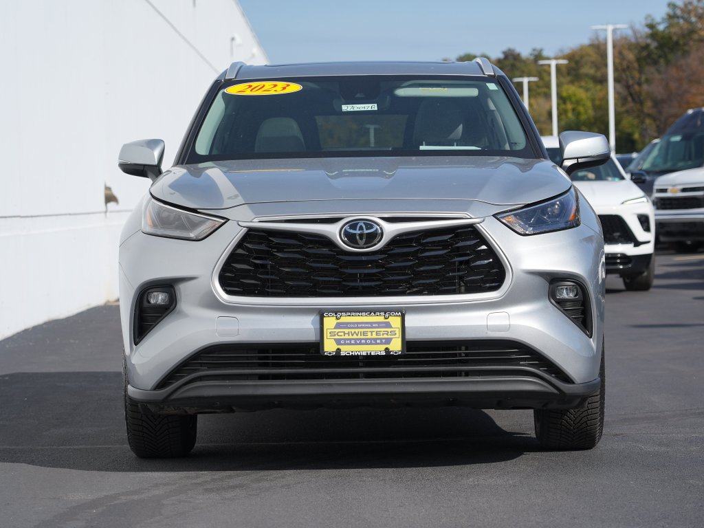 Used 2023 Toyota Highlander XLE AWD/4WD image 9