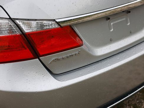 Used 2015 Honda Accord LX image 34