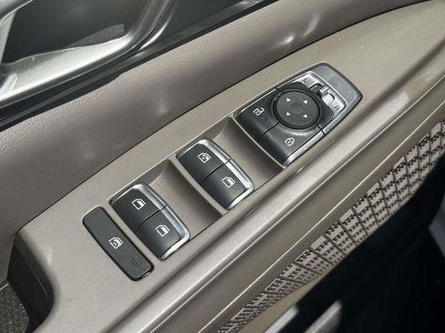 Used 2026 Kia Carnival FWD image 16