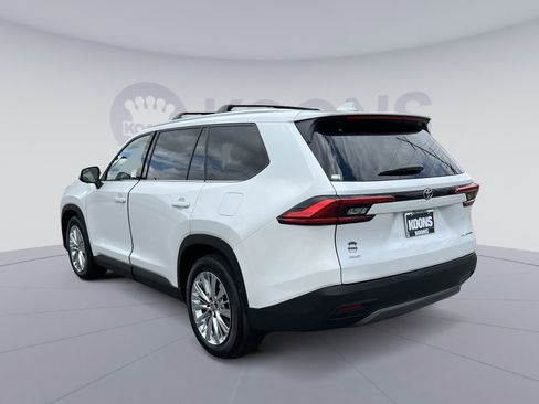 Used 2024 Toyota Grand Highlander AWD image 4