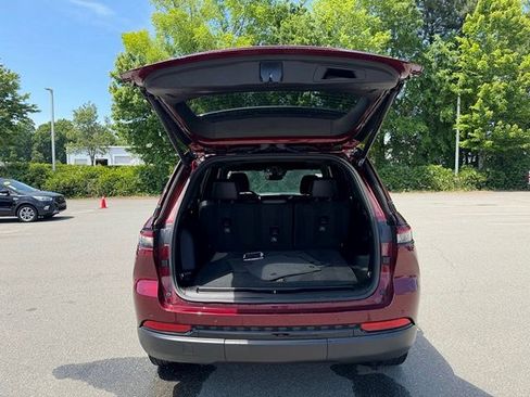 Used 2023 Jeep Grand Cherokee Altitude AWD/4WD image 35