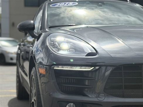 Used 2018 Porsche Macan S image 11