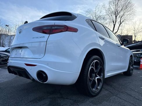 Used 2022 Alfa Romeo Stelvio Veloce image 12