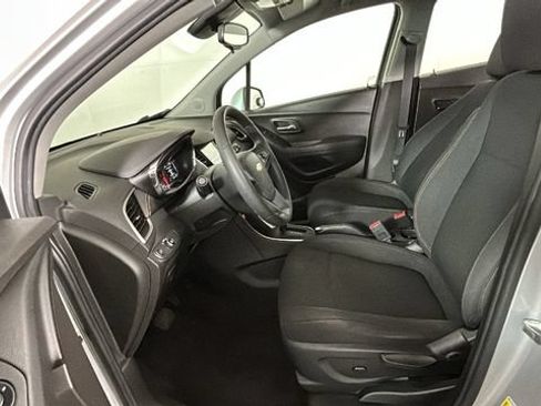 Used 2017 Chevrolet Trax LS FWD image 12