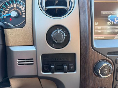 Used 2014 Ford F150 Lariat w/ Lariat Chrome Package image 21