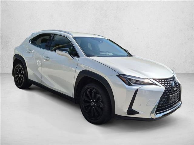 Used 2022 Lexus UX 200 w/ Accessory Package (Z2) FWD image 3