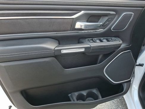 Used 2023 RAM 1500 Laramie AWD/4WD image 12