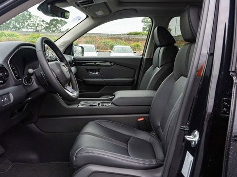 New 2025 Honda Pilot Touring image 26