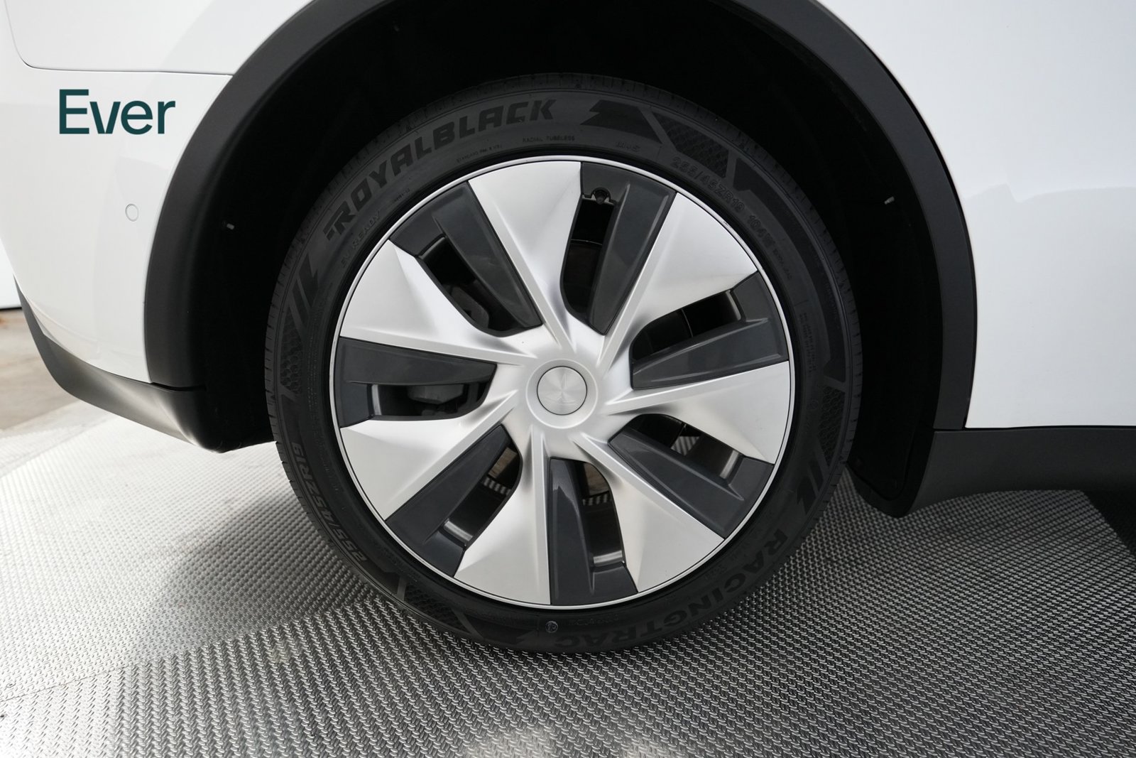 Used 2021 Tesla Model Y Long Range AWD/4WD image 21