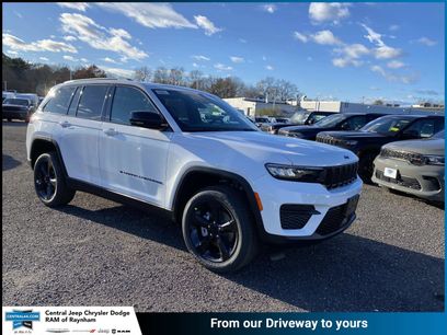 New 2025 Jeep Grand Cherokee Laredo