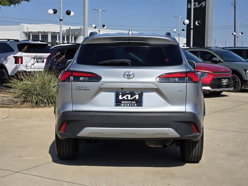 Used 2024 Toyota Corolla Cross XLE image 13