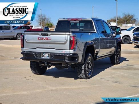 Used 2025 GMC Sierra 2500 AT4X image 9