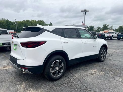 Used 2025 Chevrolet Blazer LT FWD image 3