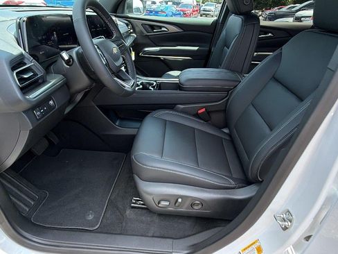 New 2026 Chevrolet Traverse LT w/ Driver Confidence Package FWD image 16