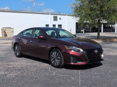 Certified 2023 Nissan Altima 2.5 SV FWD image 2
