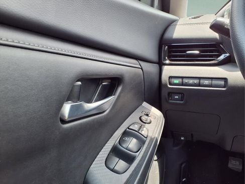 Used 2025 Nissan Sentra SV FWD image 17