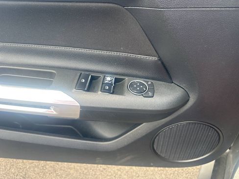 Used 2015 Ford Mustang Convertible RWD image 21